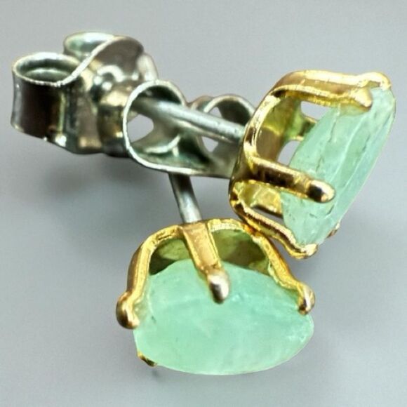 WOMEN’S GREEN GEMSTONE STUD EARRINGS – SILVER & GOLD MIXED METAL - Picture 7 of 17